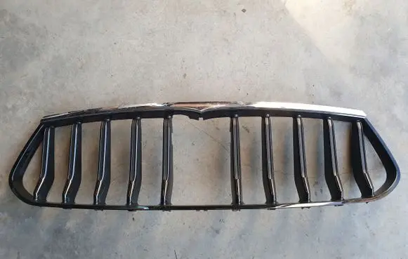 Maserati Ghibli ACC Distronic radar sensor grill/trim 