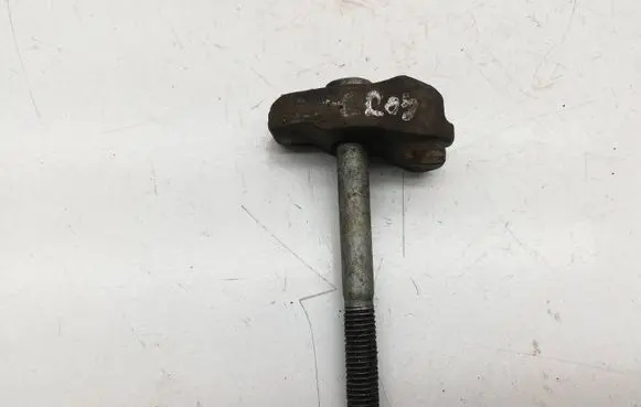 Citroen C-Crosser Fuel Injector clamp holder