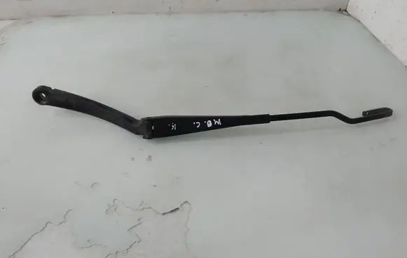 Mercedes-Benz C W203 Front wiper blade arm 
