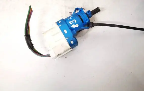 Land Rover Discovery 3 - LR3 Brake pedal sensor switch xkb500110