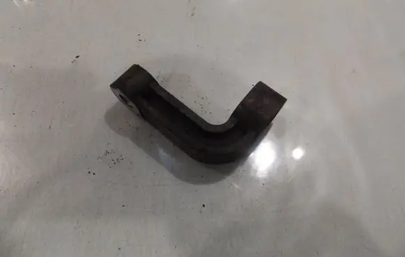 Chevrolet Captiva Engine mounting bracket