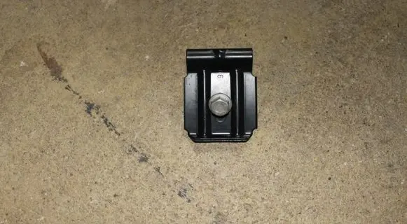 Battery bracket