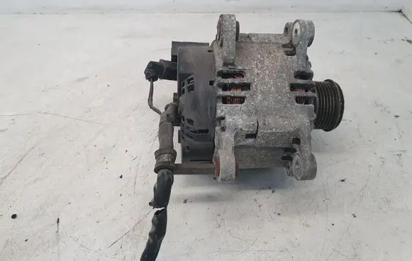 Volkswagen PASSAT B6 Generator/alternator 06F903023C