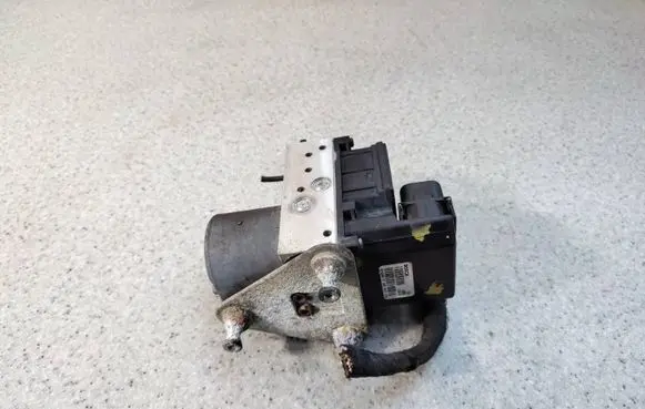 Mercedes-Benz Vito Viano W638 ABS Pump A0004464889