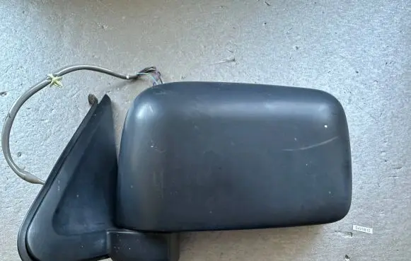 Nissan Patrol Y61 Front door electric wing mirror 96302VB301
