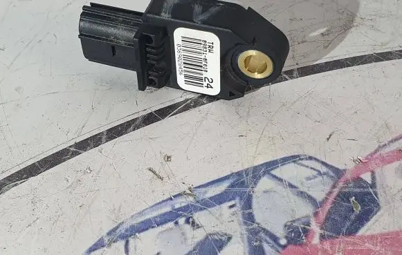 Toyota Verso Airbag deployment crash/impact sensor 898310F010 0369028456