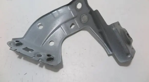 Volkswagen Polo VI Fender mounting bracket 2G0821136