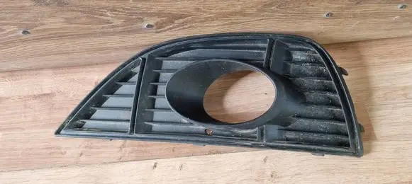 Seat Alhambra (Mk2) Front fog light trim/grill 7N5853665A