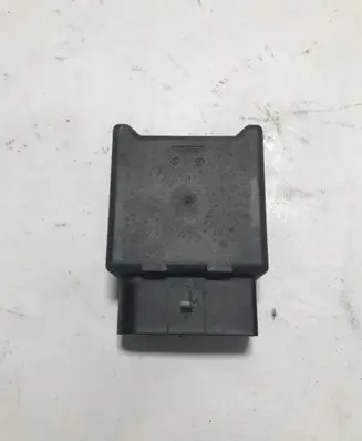 Volkswagen Golf VII Fuel pump relay 5Q0906093A