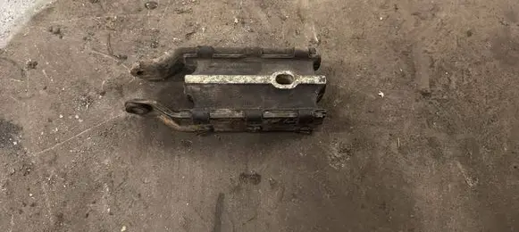Volvo V70 Engine mount bracket 31262935