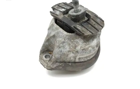 BMW 5 E60 E61 Engine mount bracket 6769874 15934612
