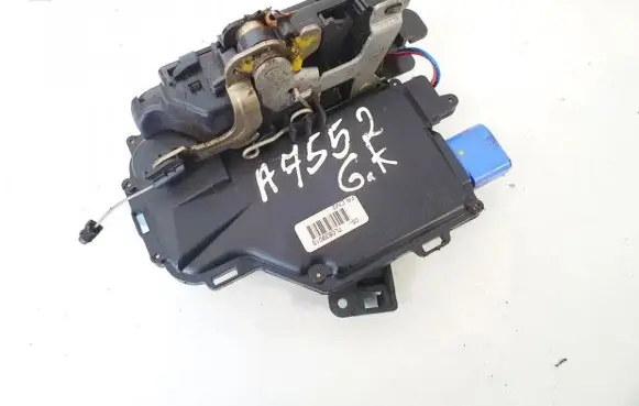 Volkswagen Golf V Rear door lock 7l0839015