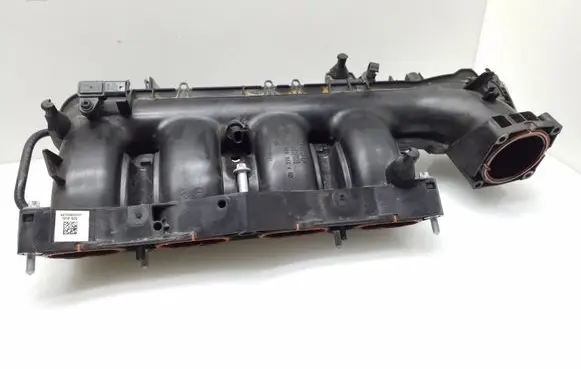Mercedes-Benz CLA C117 X117 W117 Intake manifold A2700900737