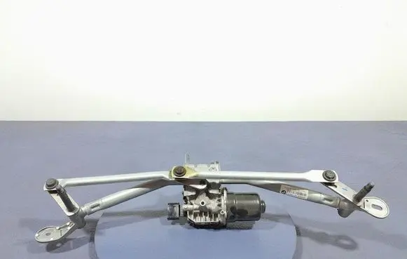 BMW X6 M Front wiper linkage and motor 5A45FD1
