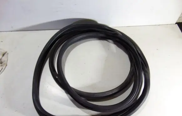 Peugeot Bipper Front door rubber seal
