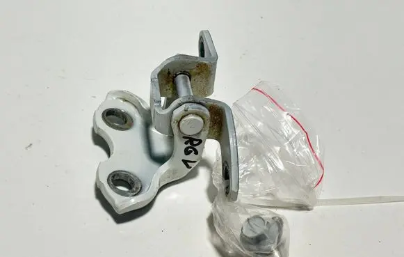 Toyota RAV 4 (XA50) Rear door upper hinge 6875020122 36045