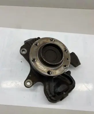 Mercedes-Benz Sprinter W906 Front wheel hub A906332