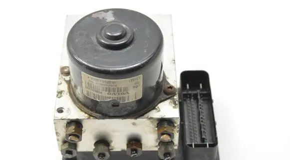 Volvo V70 ABS Pump P08671223