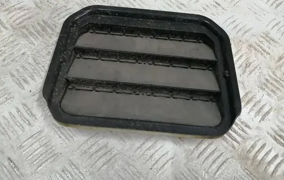 Ford Fiesta Fender grill H1BBA280B62