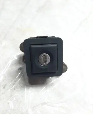 Volkswagen PASSAT B3 Tailgate exterior lock 357827571 357827571A