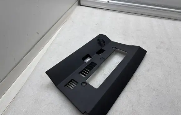 Tesla Model Y Dashboard lower bottom trim panel 158986400E 202212262341 111889400B