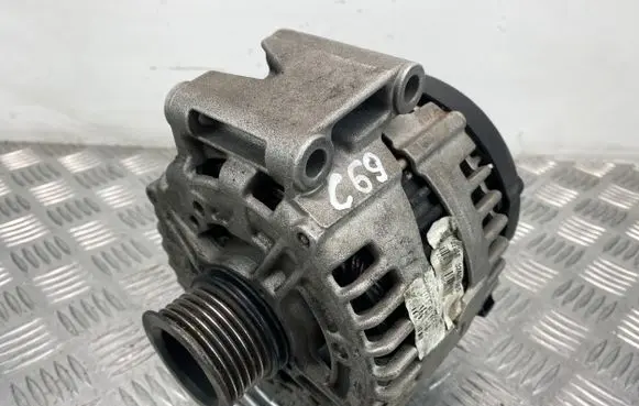 Mercedes-Benz E W212 Generator/alternator A0131545602