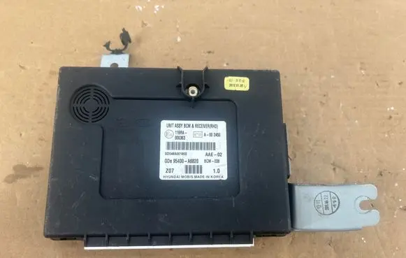 Hyundai i30 Comfort/convenience module 95400A6820 GD048A001802 000363