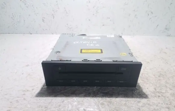 Skoda Octavia Mk2 (1Z) CD/DVD changer 1Z0035111A