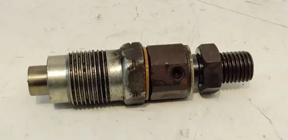 Toyota Corolla E110 Fuel injector