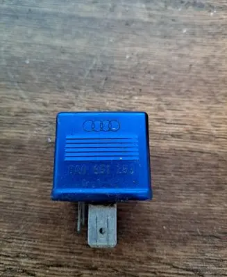 Audi A6 S6 C4 4A Other relay 8A0951253