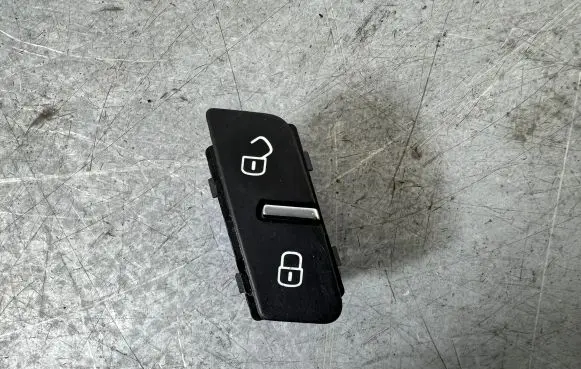 Volkswagen Touareg II Central locking switch button 7P6962126A