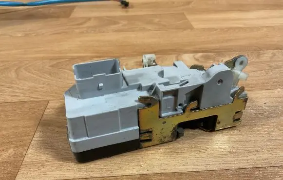 Citroen C5 Front door lock