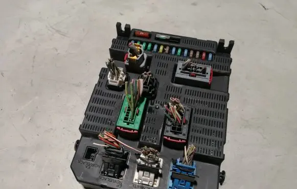 Citroen C4 I Fuse module 9659285580