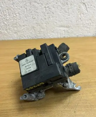 Mercedes-Benz E W210 Other control units/modules A0001590504 D8329