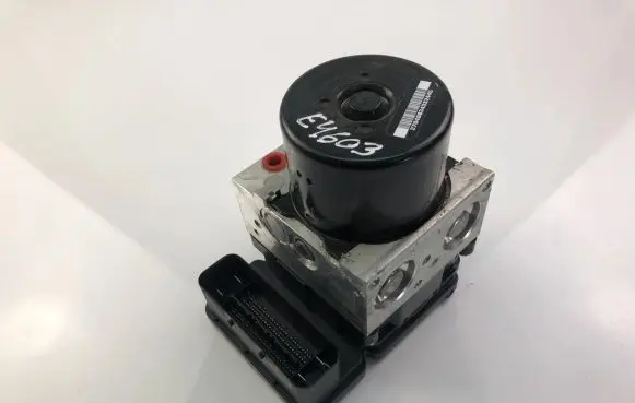 Volvo V60 ABS Pump 28526258303