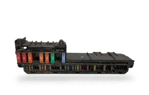 BMW 5 E60 E61 Fuse module 6957330 61146957330