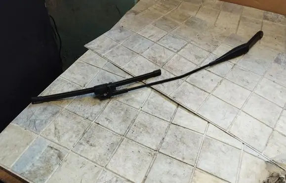 Ford Focus Front wiper blade arm 4M5117526CB