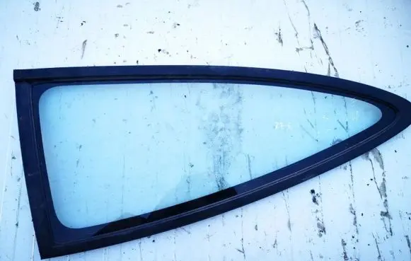 Mazda 323 Rear side window