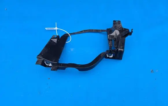 BMW 5 E60 E61 Headlight/headlamp mounting bracket 6936089