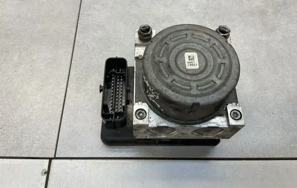 Skoda Octavia Mk3 (5E) ABS Pump 5Q0614517DF