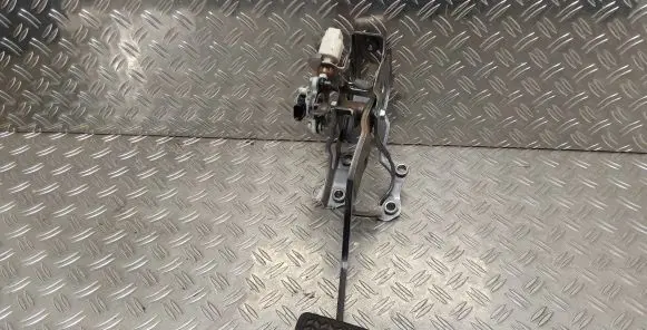 Toyota Yaris Brake pedal 8951033030