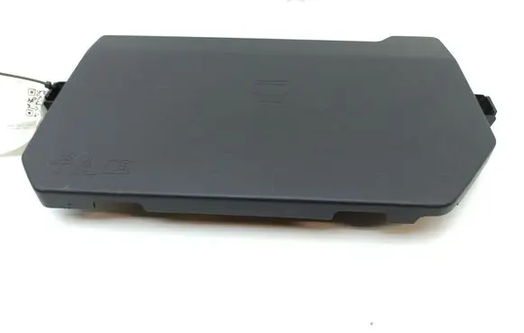 Volkswagen Crafter Fuse box cover 7C0882337