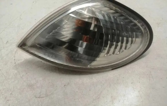 Nissan Almera N16 Front indicator light