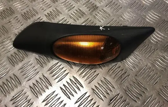 Iveco Daily 35.8 - 9 Front fender indicator light