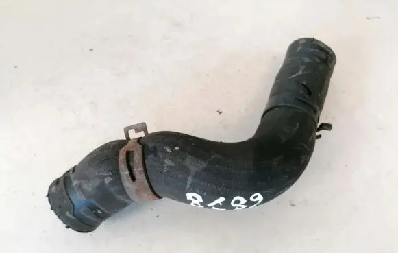 Toyota Avensis T270 Engine coolant pipe/hose