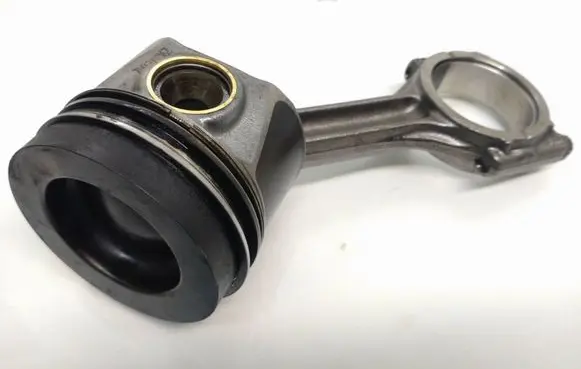 Volkswagen Tiguan Piston with connecting rod 04LA