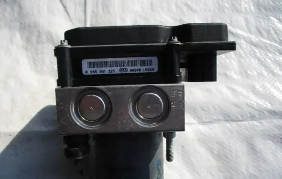 Peugeot 5008 ABS Pump 9664532380
