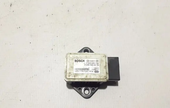Mercedes-Benz Vito Viano W639 Acceleration sensor A0065424218