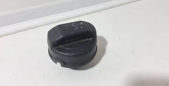 Audi 100 S4 C4 Fuel tank filler cap 1H0201553B