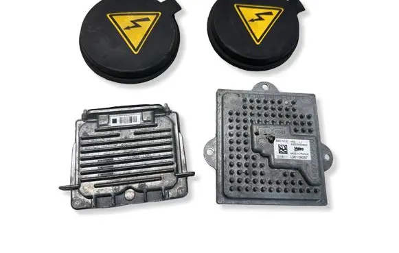 Maserati Levante Headlight ballast module Xenon L90020949 89034078 90035944